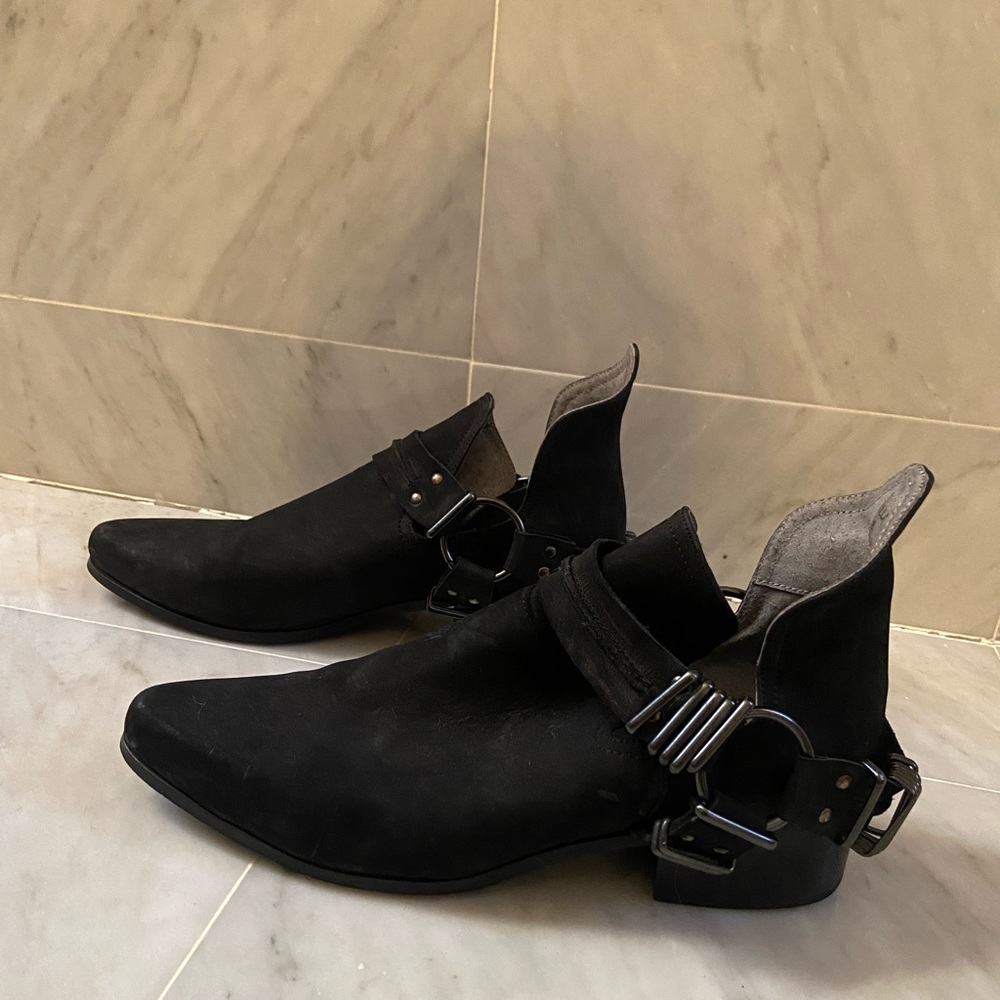 Grey City Willa Black Cutout Ankle Boots Size 8